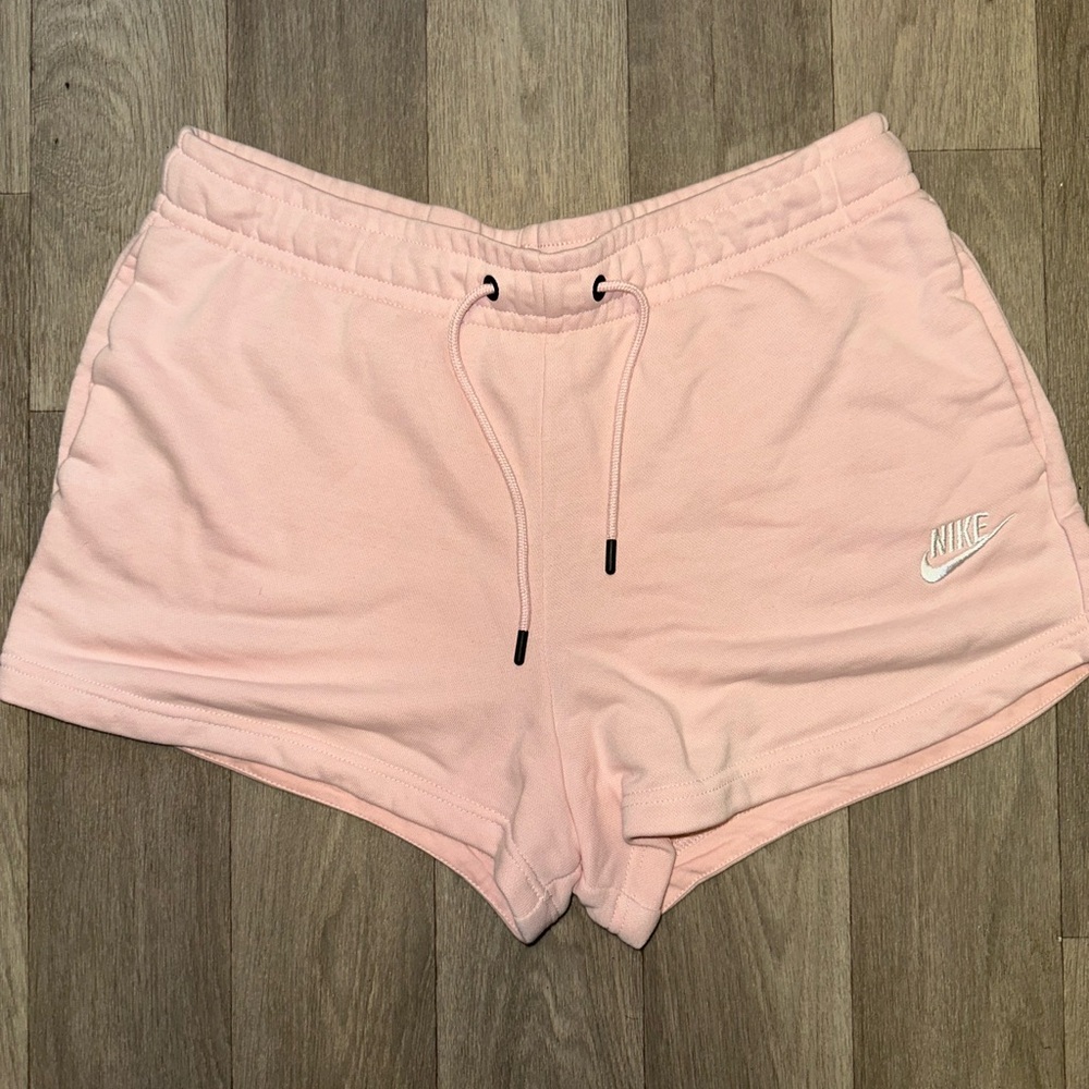 ✔️Nike Women's Baby Pink Shorts 🩰🎀💗
